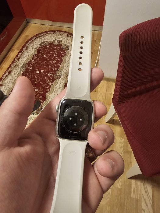 Apple Watch 9, GPS, Carcasa Starlight Aluminium 41mm, Starlight Sport Band - S/M