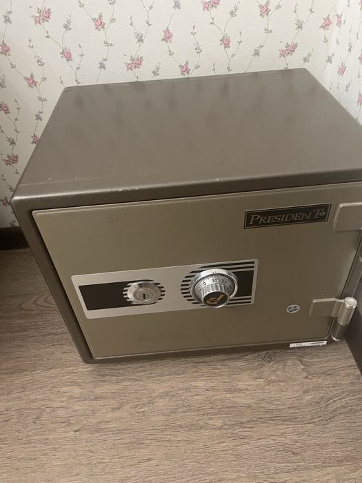 Продам сейф  Презедент-Т