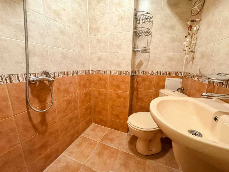 Продава се Двустаен апартамент в Русе, Център - 52 кв.м за 1731 €/кв.м - Снимка #8