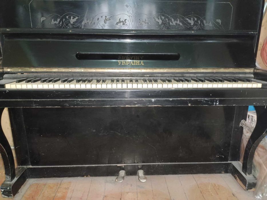 пианино  Украина