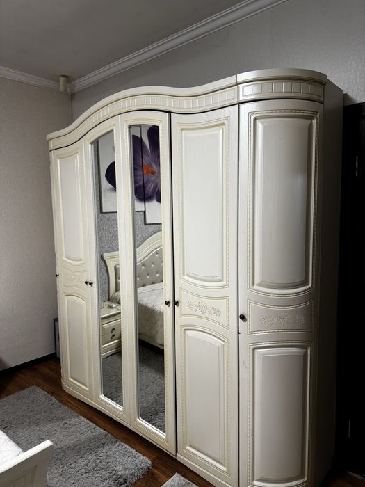 Продам спальный гарнитур Б/У.