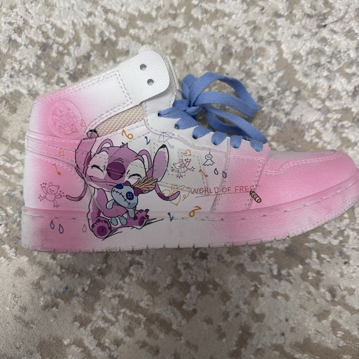 Кроссовки для девочки