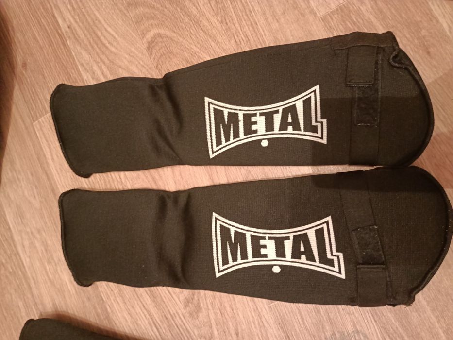 Шлем, щитки, шингерт для единоборств