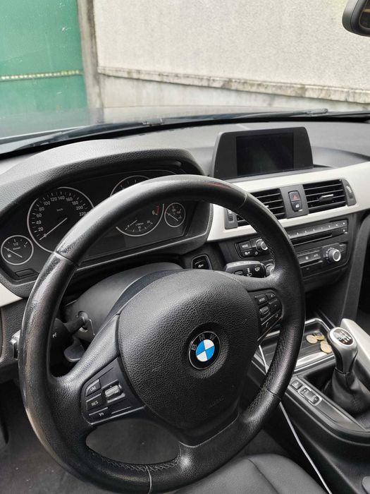 Vând BMW Seria 3- 318d Touring, Octombrie 2014,break