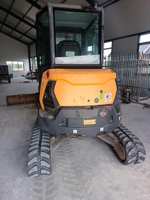 Excavator 3,5 tone bobcat 1800 ore