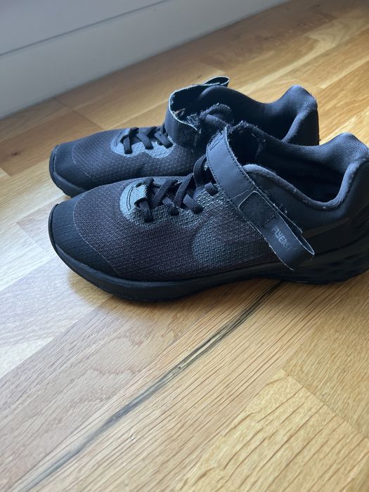 Nike FlyEase marime 36