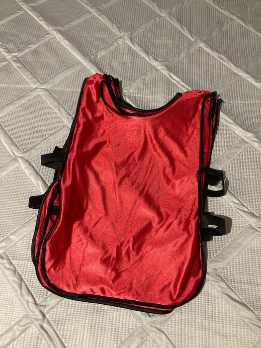 Манишка красный универсальный