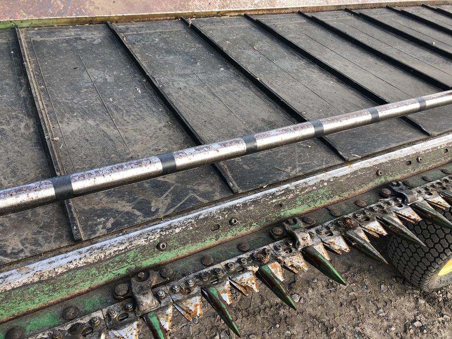 Продам жатку джон дир 630D