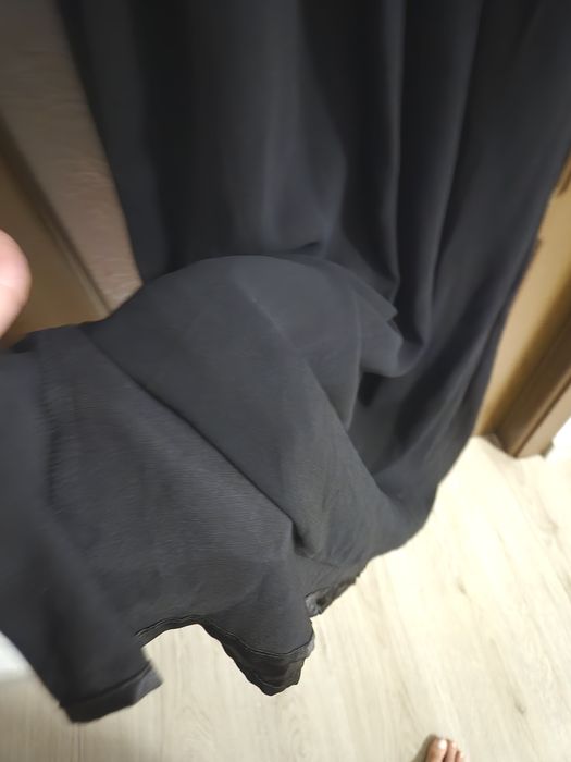 Rochie elegantă neagră pentru eveniment