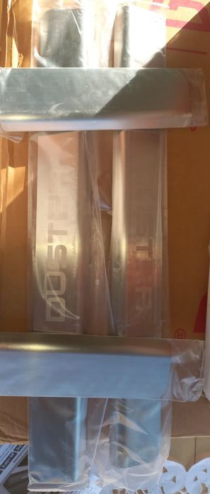 НАКЛАДКИ На пороги Renault Duster