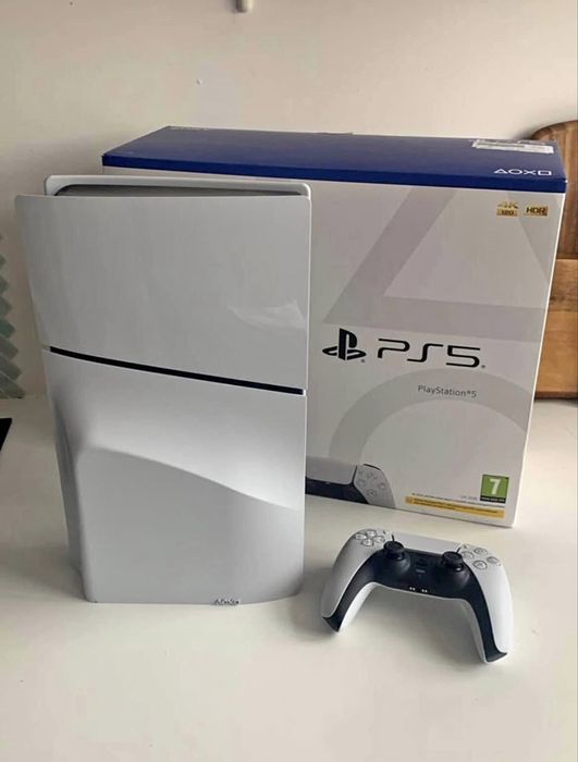 PS5 Slim Disc Edition 1TB + Controller + GTA V