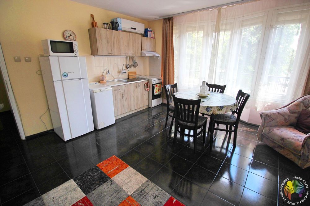 Дава се под наем Тристаен апартамент в Бургас, Център - 76 кв.м за 510 € - Снимка #11