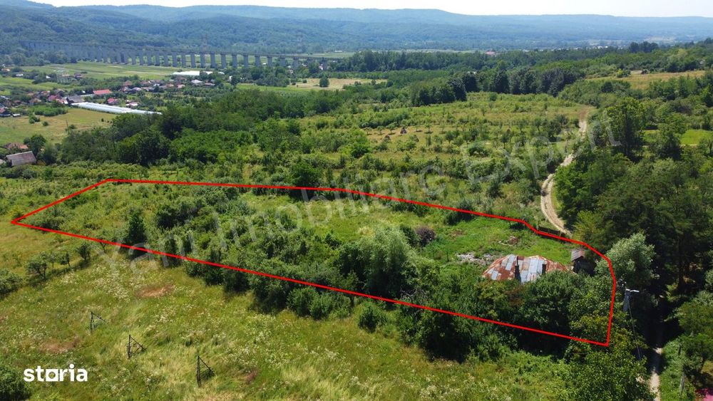 Casă bătrânească de vânzare în comuna Ciofrângeni, județ Argeș.
