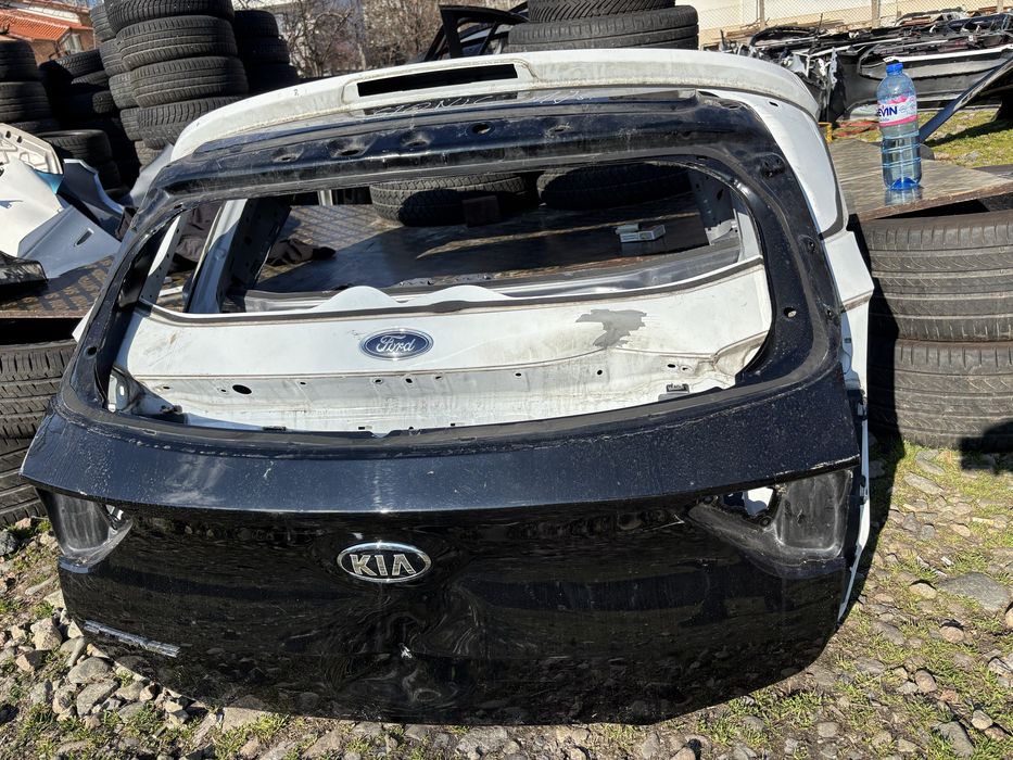 Капак/Багажник/Задна врата Kia Stonic