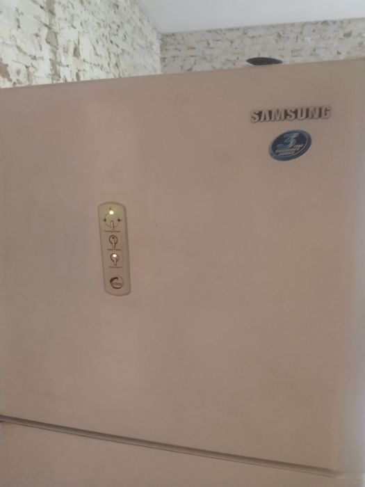 Продам холодильник Samsung