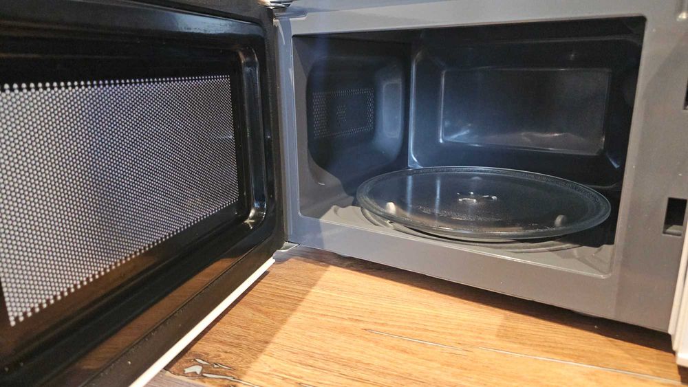 Микровълнова фурна Panasonic NN-E271WM