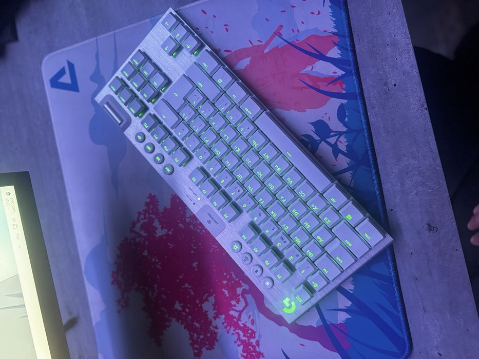 Logitech G915 TKL