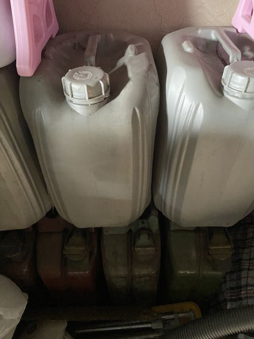 Канистры пластиковые 20 л