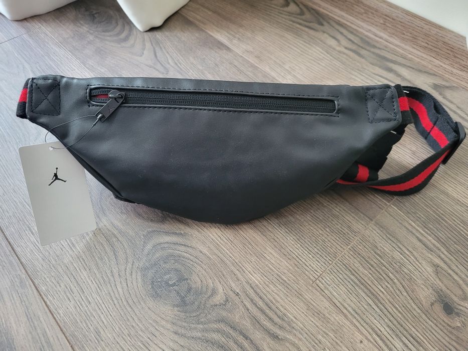 NIKE JORDAN чанта  Jam Borough Varsity Crossbodybag
