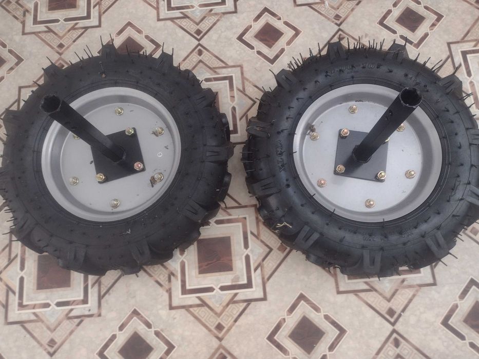 Гуми с джанти и оси за градинска техника – нови  - 70 евро за двете