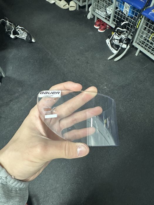 продам визор хоккейный бауер евро про