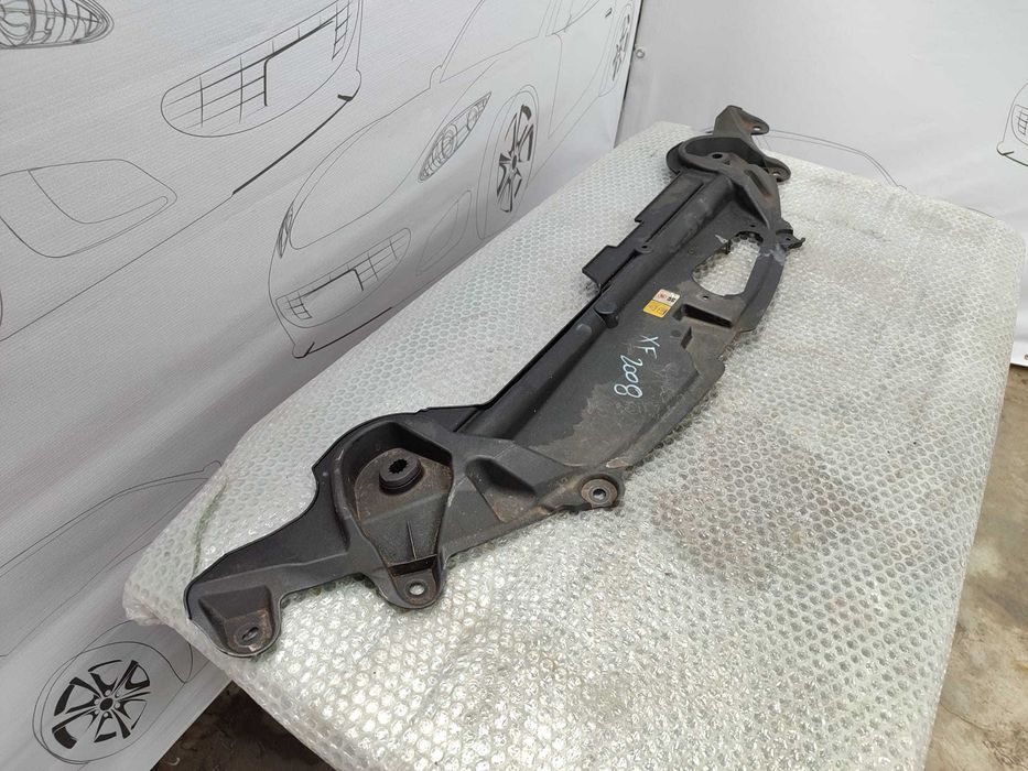 Suport Superior Radiator / Ghidaj Aer Frontal Jaguar XF (X250) 2007–2015 / Cod OEM 8X23-8A303-AD (4D2)