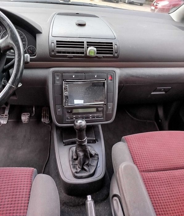 VW Sharan 1.9TDi 90к.с. 6+1 места, 6 скорости