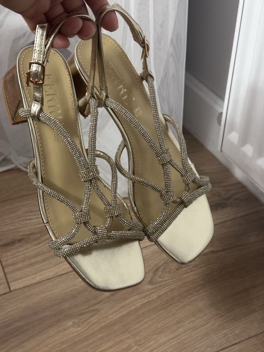Босоножки 38 золотые