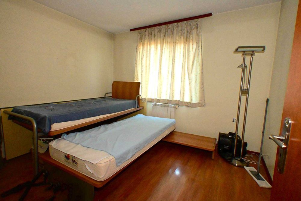 Тристаен тухлен апартамент с гараж в гр. Перник, кв. Димова махала