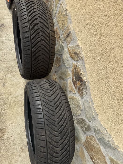 Vand 2 cauciucuri 225 45 R18 all season noi