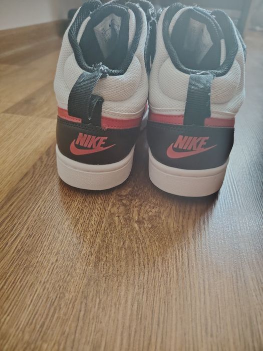 Vând adidași Nike, mărimea 36,5