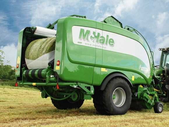 Пресс-подборщик с встроенным обмотчиком с режущим блоком McHale Fusion