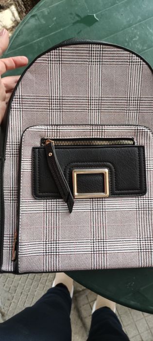 Дамска Раница 15€.