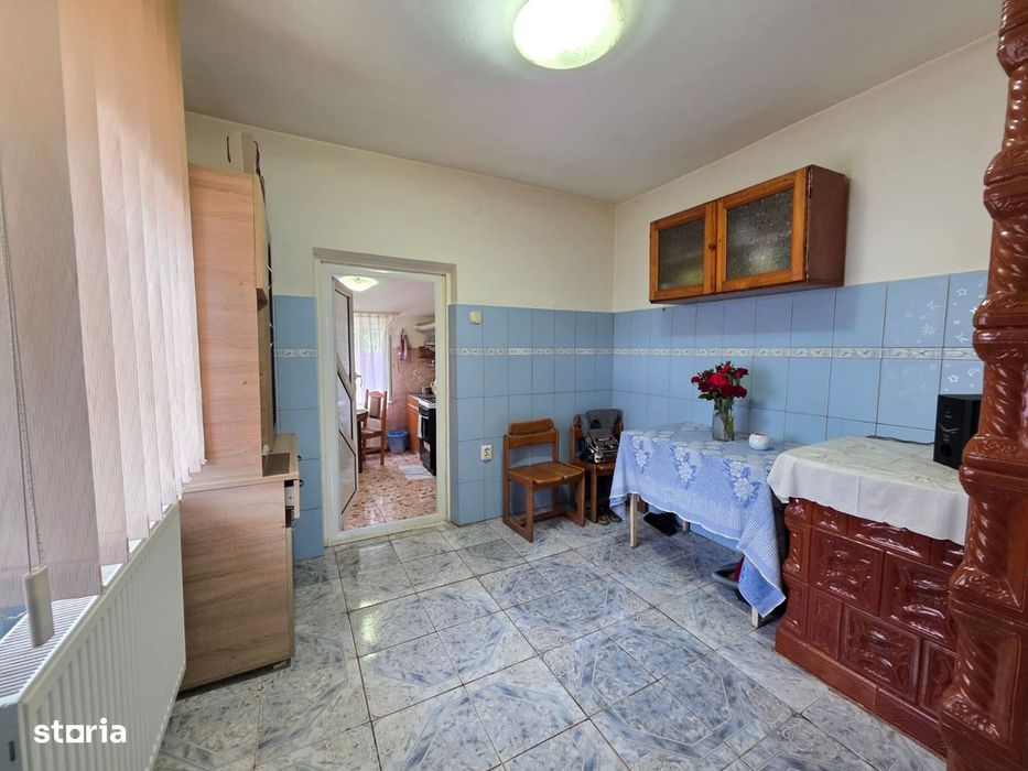 Casă în Horia, cărămidă, teren 1.260 mp, toate utilitățile, 3 camere