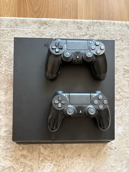PlayStation 4 FAT 1TB + 2 джойстика + кабели