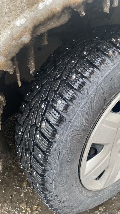 ПРОДАМ зимние резины P14