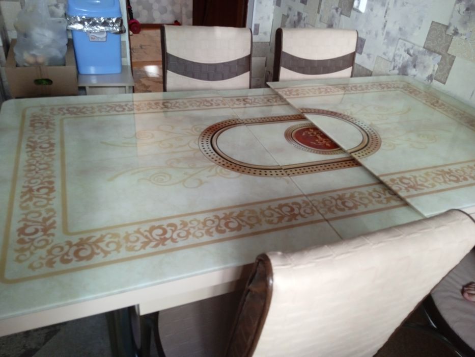 Стол 6 орындыгымен сатылады