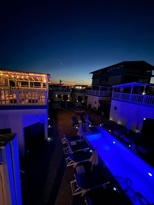 Nibiru Costinesti cazare bungalow casuta piscina vedere la mare