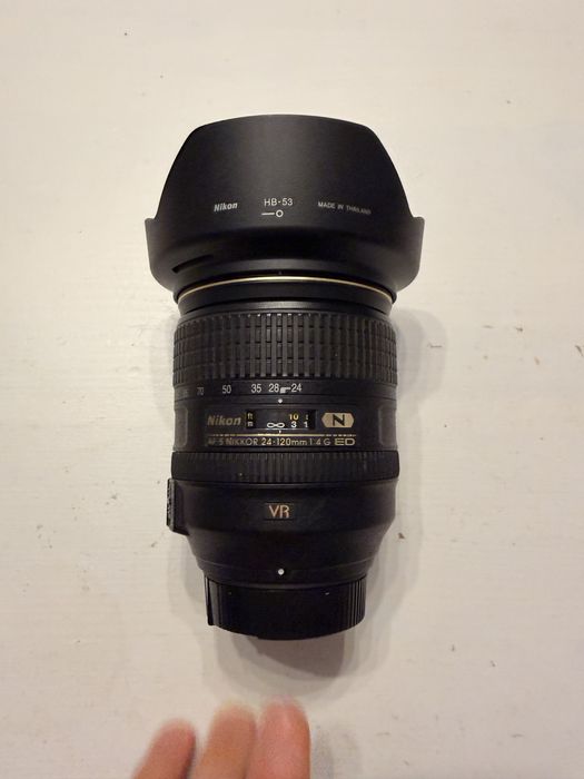 Nikon D800 + Obiectiv NIKKOR 24-120 mm | FULL FRAME | 13.000 cadre
