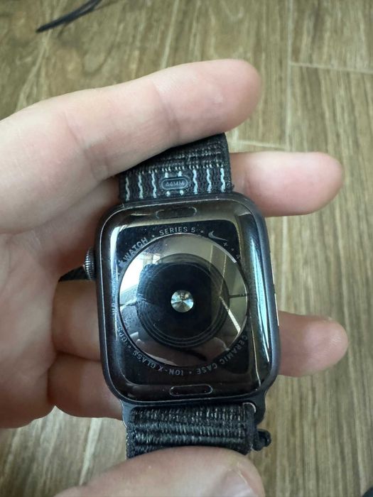 Apple Watch 5 44MM  Nike/Black