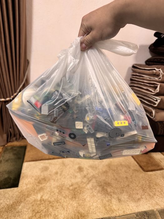 Продам большой пакет лего деталей