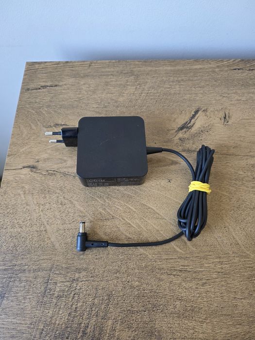 Alimentator 19V 3,42A 65W mufa 5,5x2,5mm