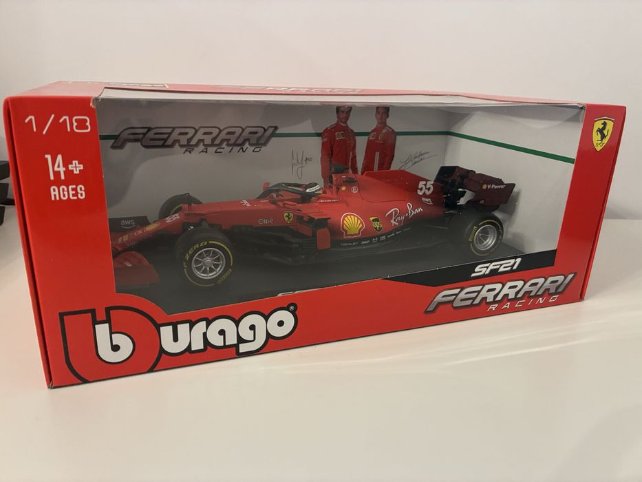 Macheta 1:18 Ferrari SF 21 Formula 1 Carlos Sainz