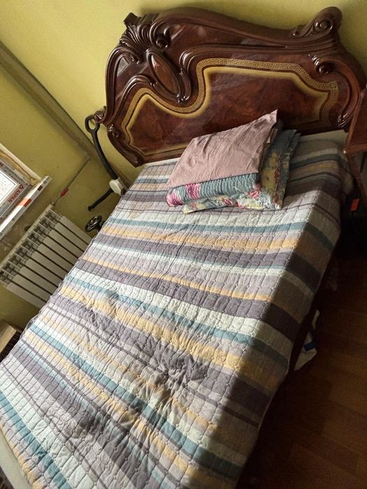 Кровать с матрасом