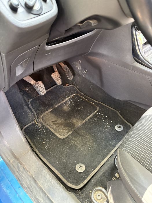 Detailing interior injectie-extractie , abur si polish faruri