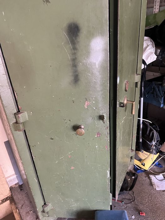 190/100/50 Метална масивна каса