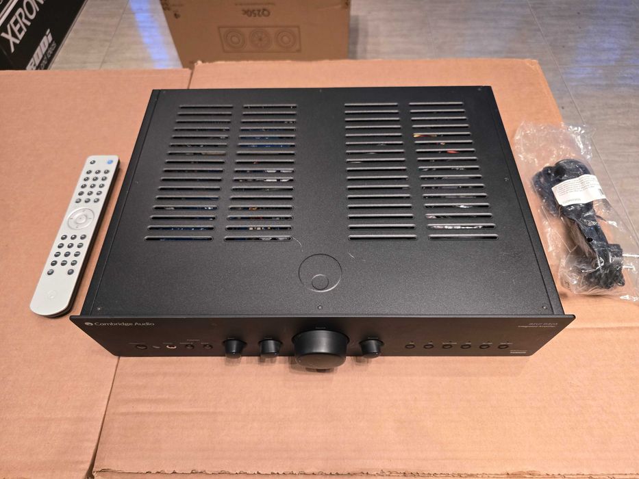 Amplificator Cambridge Audio Azur A640 V2 integrated Amplifier (UK)
