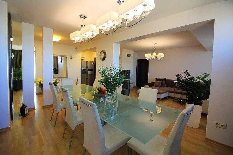 Продава се Тристаен апартамент в София, Толстой - 104 кв.м за 677 €/кв.м - Снимка #2