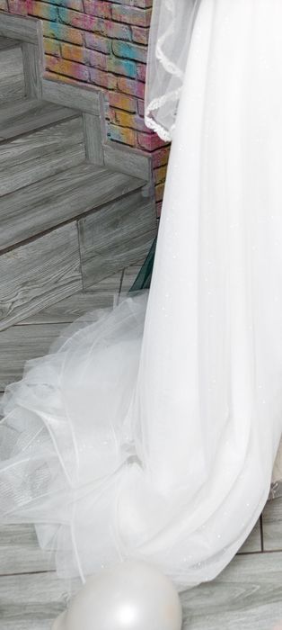 Vând trena pentru rochia de mireasa