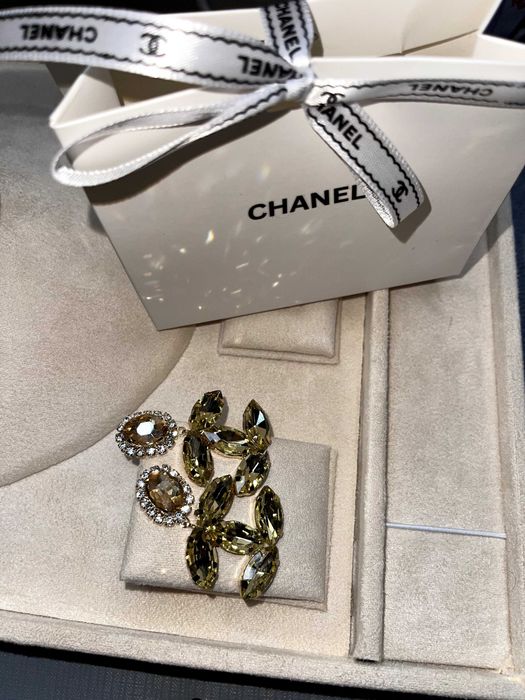 големи дамски жълти обеци с камъни шанел chanel луксозни с кутийка на марката и чантичка на марката